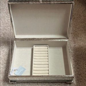 Nicole Miller Jewlery Box